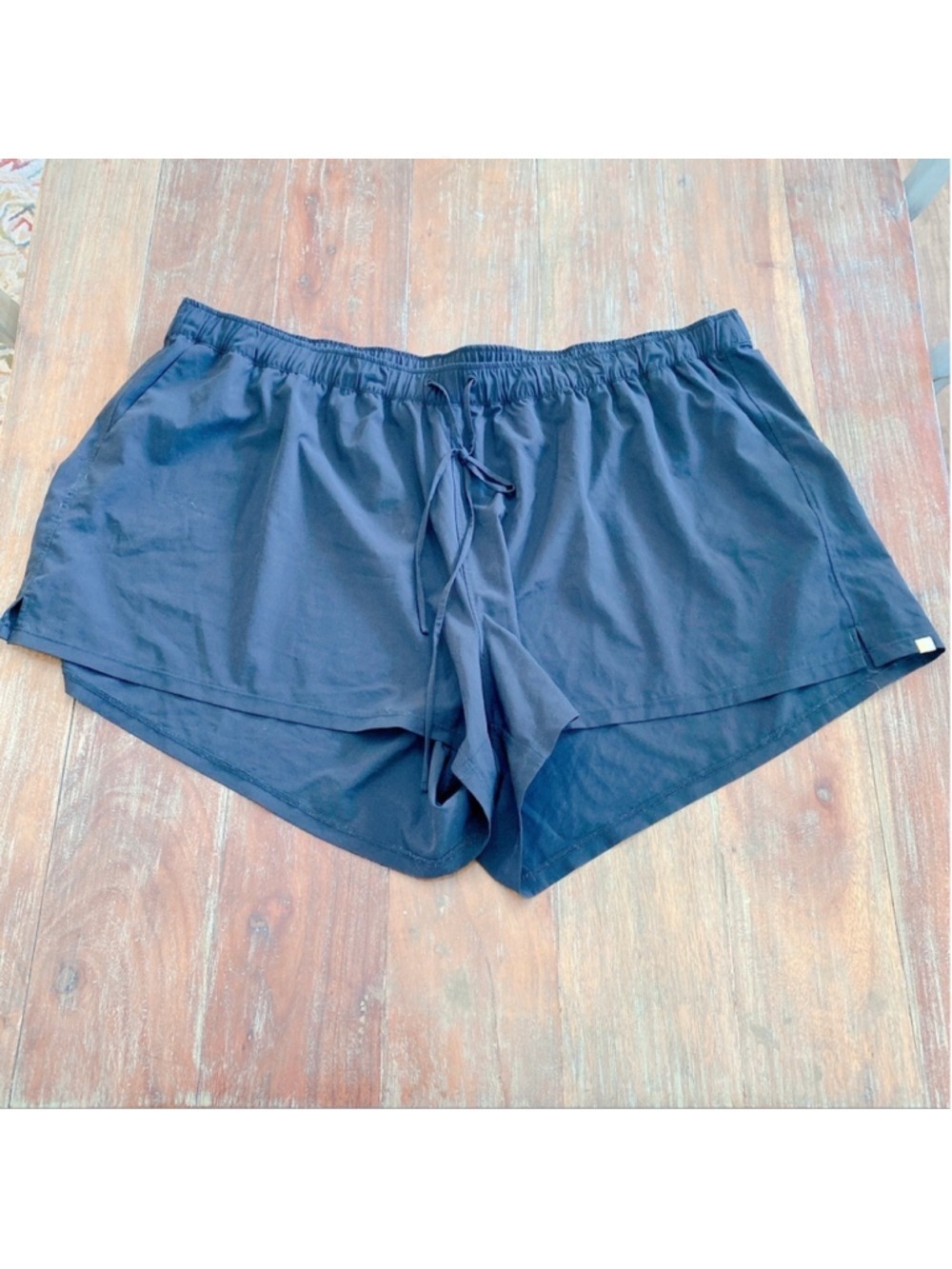 Summersalt Black On The Go Shorts Size 22